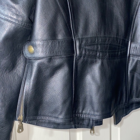 Ladies black authentic leather jacket - Picture 9 of 10